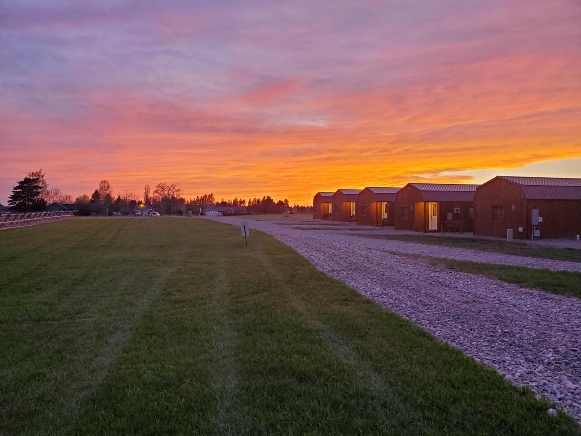 Glacier Acres Guest Ranch Columbia Falls Exterior foto